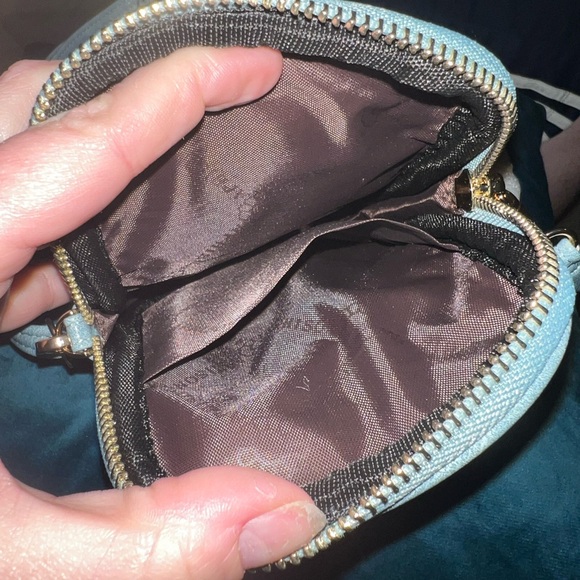 COPY - 100% Vegan Leather Crossbody - Picture 4 of 4